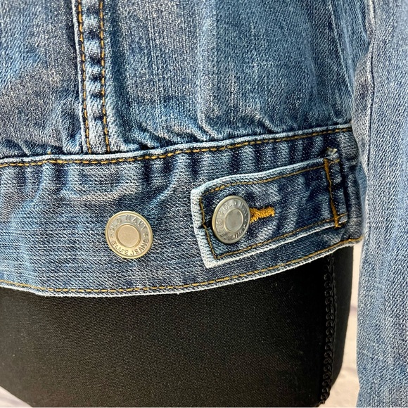 Old Navy Denim Jacket Women’s - Picture 4 of 9